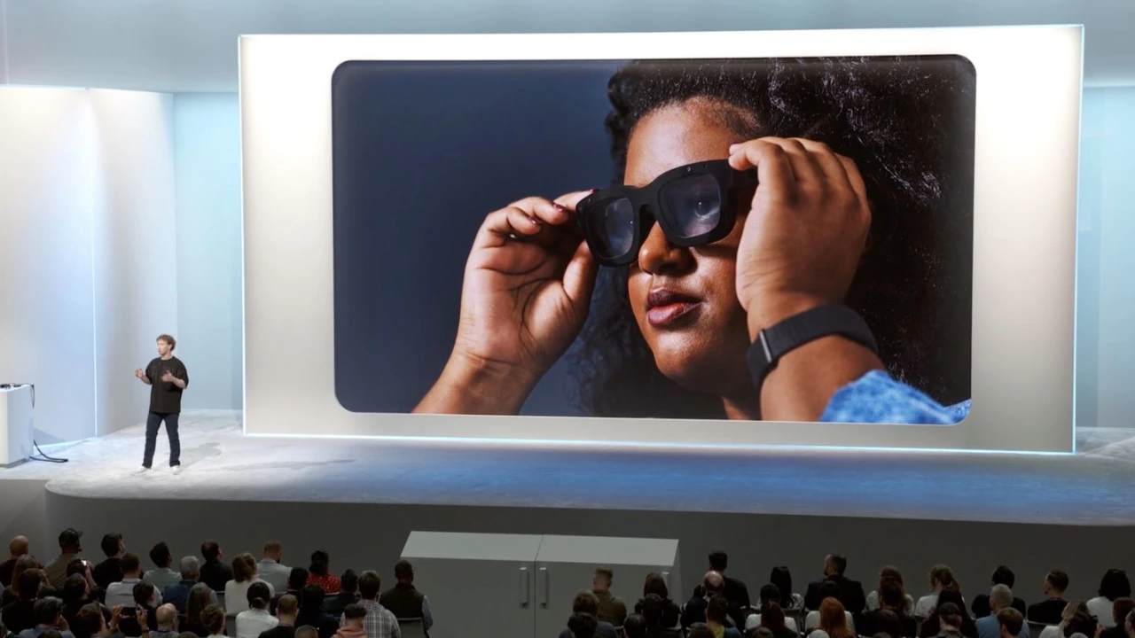 Meta Leaks Smart Glasses with Built-in Display Ahead of Connect